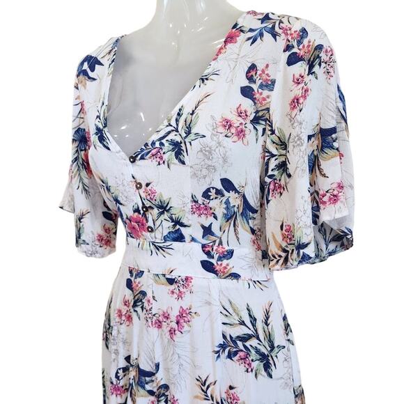 American Eagle Floral V-Neck Kimono Sleeves Tie Waist Open Back Romper Size 4 - Picture 3 of 10